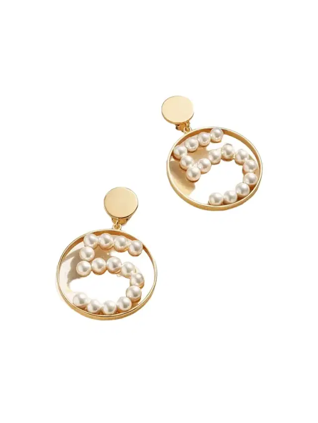 Gold-plated Faux Pearl Clip Earrings Gold-plated Faux Pearl Clip Earrings