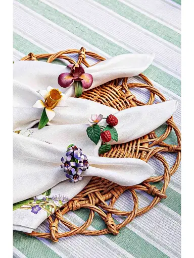 Juliska Meadow Walk Napkin Rings 4-Piece Set | Thumbnail 9 Juliska Meadow Walk Napkin Rings 4-Piece Set | Thumbnail 9